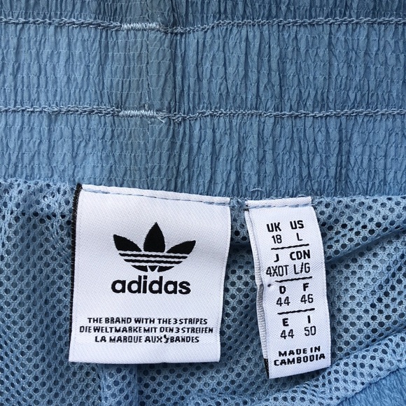 NWOT! - ADIDAS ORIGINALS Crepe Athletic Shorts - Picture 2 of 8